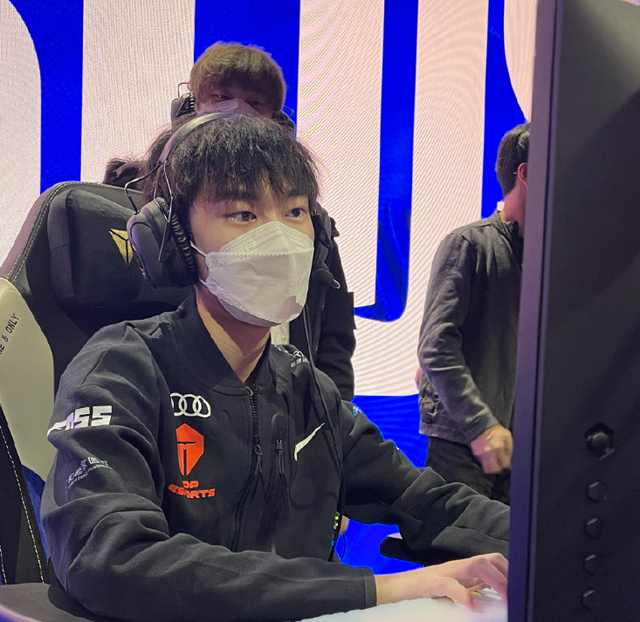 FNC绝杀EDG，Jankos拿下关键大龙成都决赛之夜2:1（广州）