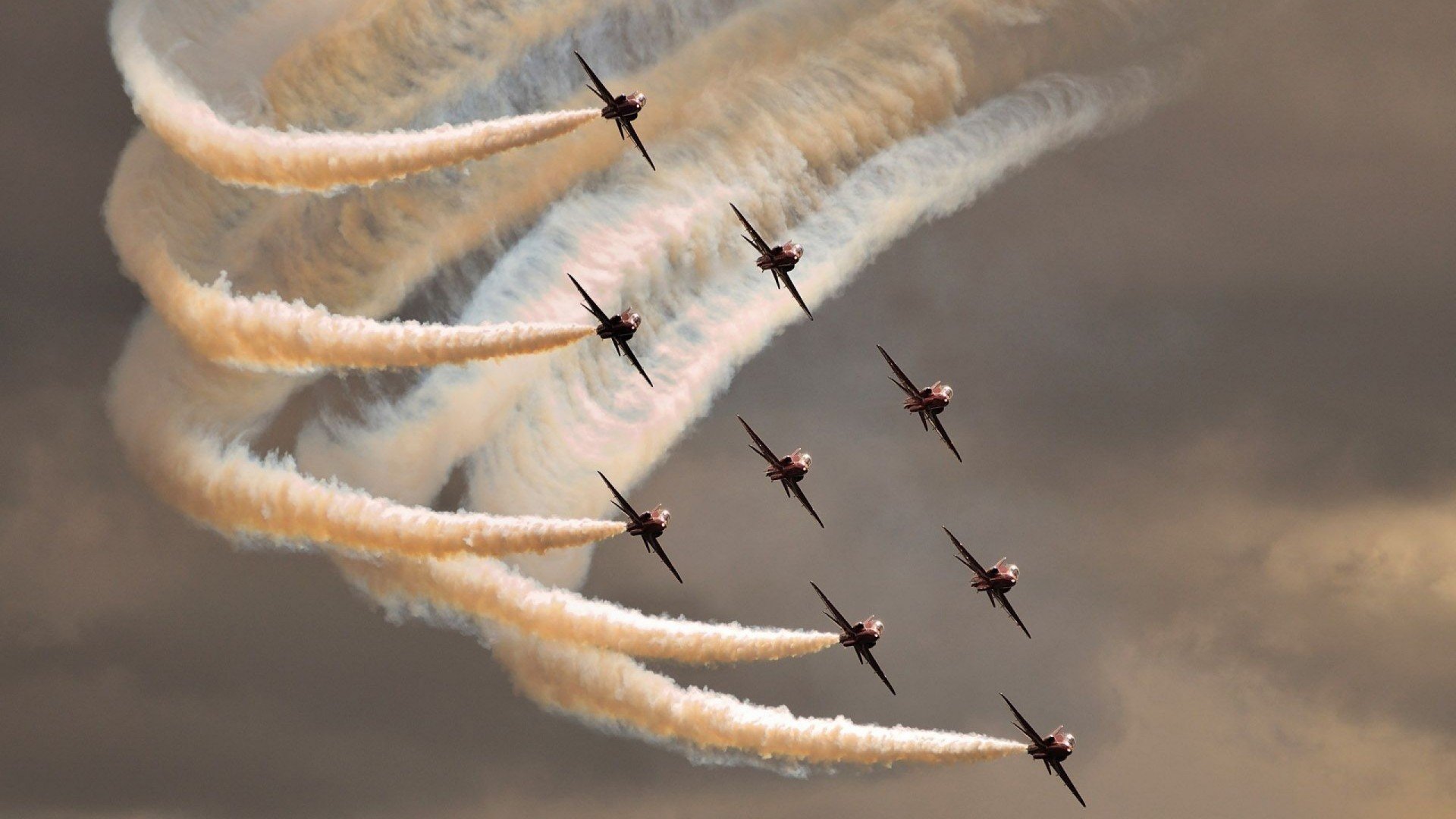 高原对决,约基奇生涯之夜绽放,勇士争冠战韧性胜出