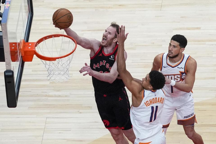 太阳粉碎猛龙，马克西在季后赛抢七接管比赛