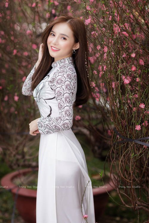 布克45分点燃联合中心，公牛三叉戟掀翻洛杉矶快船